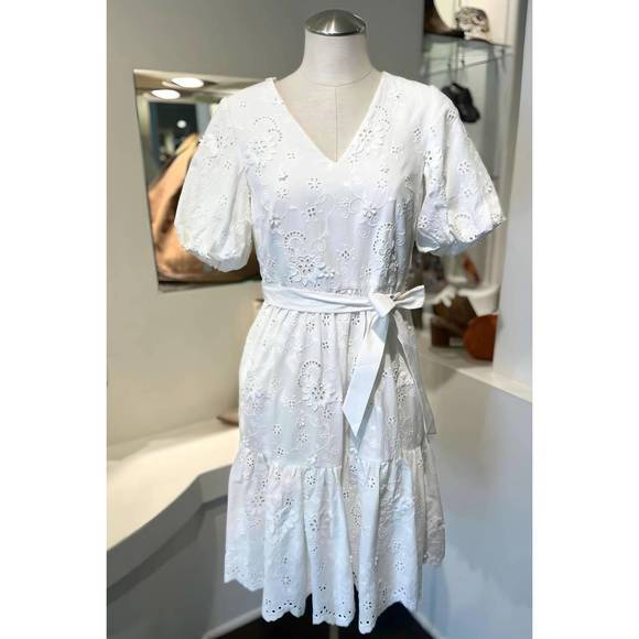 NEW JESSIE LIU eyelet belted dress in white - Picture 1 of 1